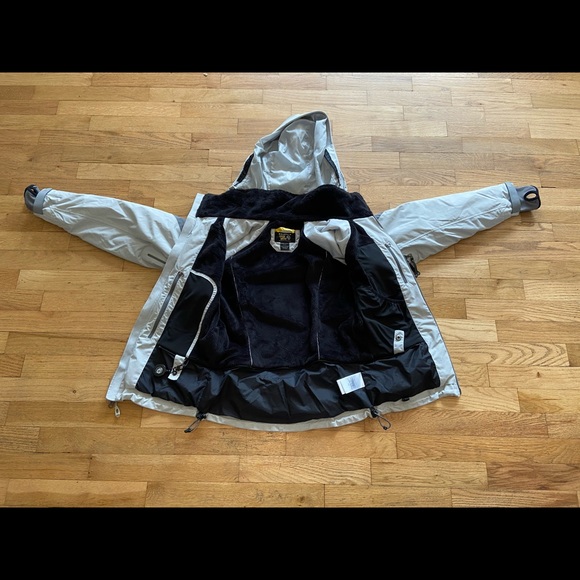 Mountain Hardwear Ski Jacket - Picture 2 of 3